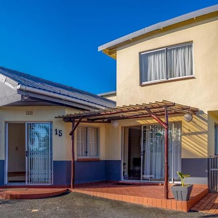 15 @ Porter Guesthouse Port Shepstone Bagian luar foto