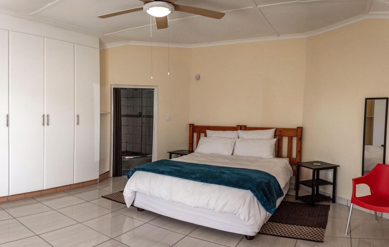 15 @ Porter Guesthouse Port Shepstone Bagian luar foto